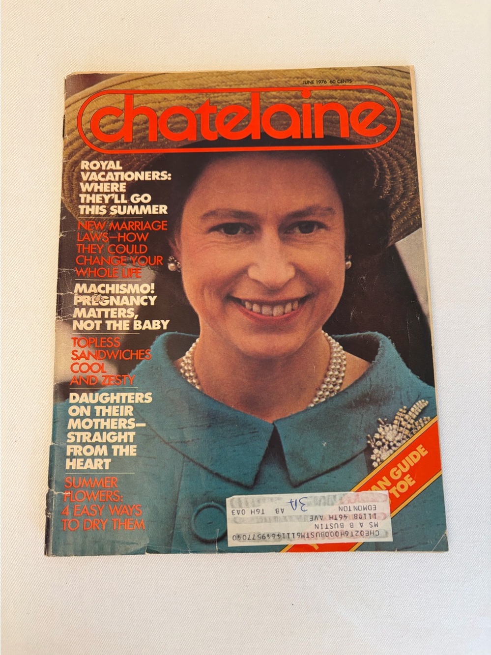 Vintage Chatelaine Magazine – June 1976 – Queen Elizabeth II Cover